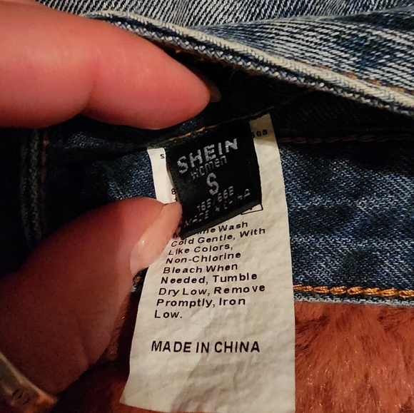 Shorts - Picture 3 of 3